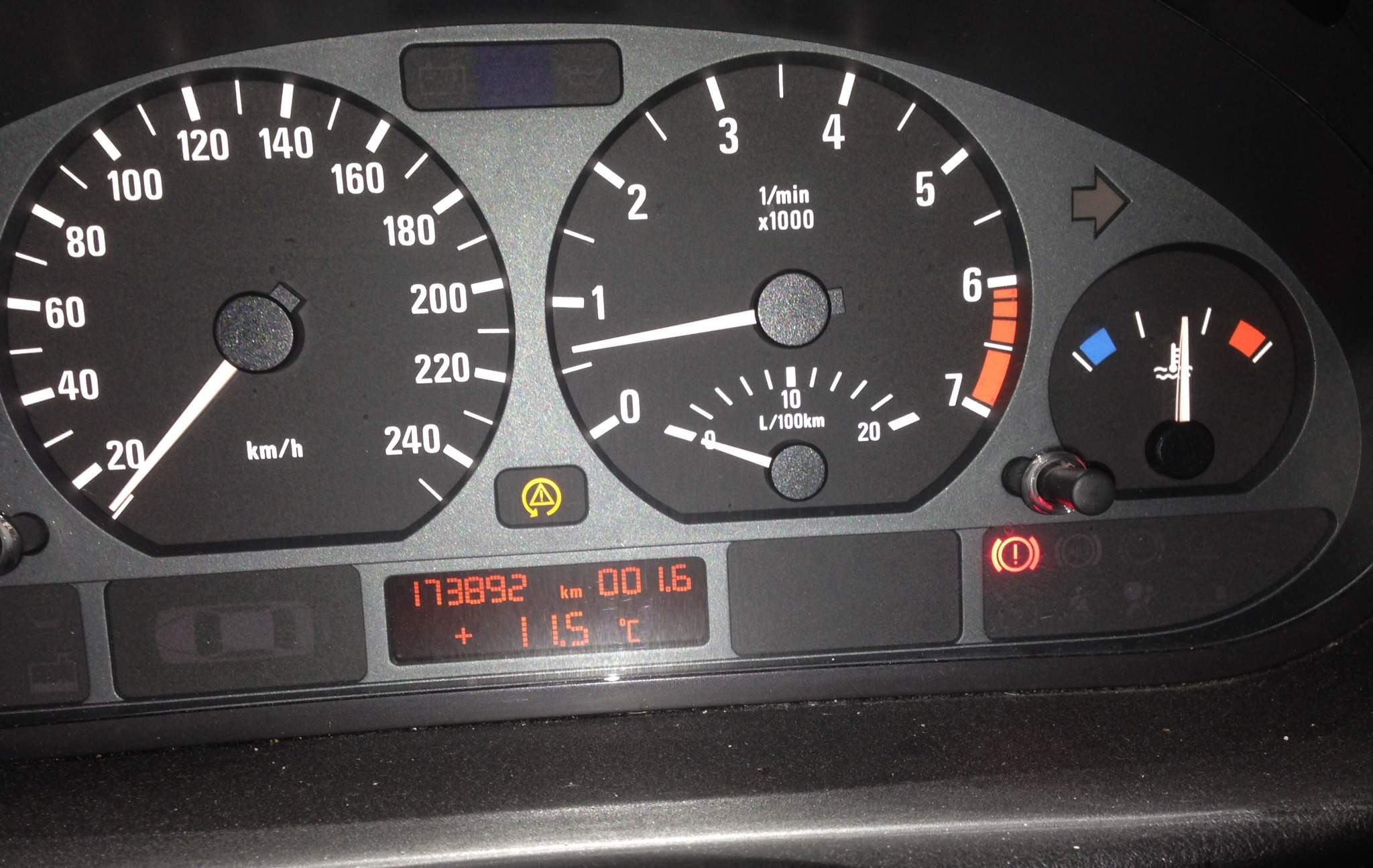 BMW 320i E46, beide Kontrolleuchten leuchten