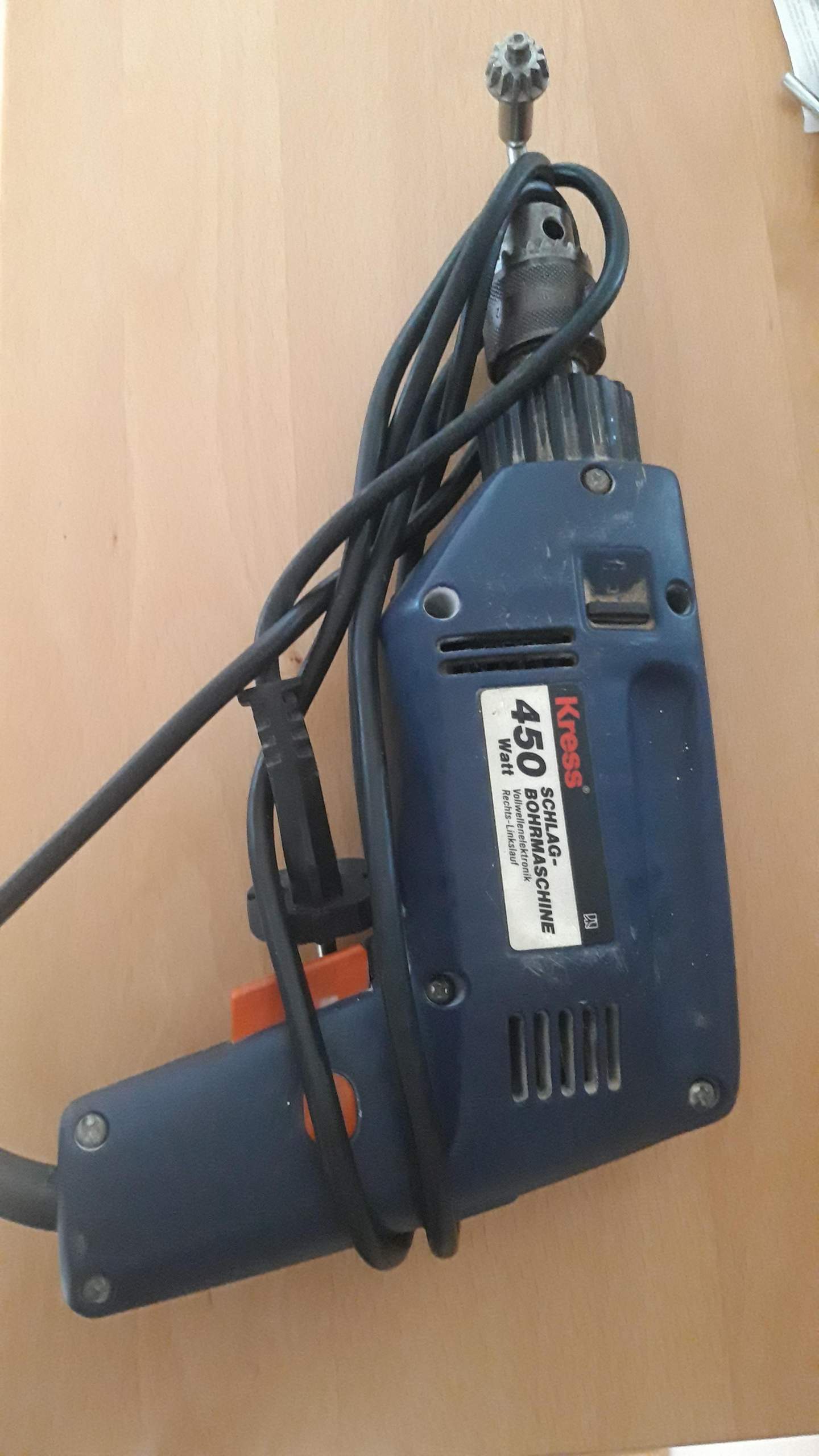 bohrmaschine-asbesthaltig-elektrik-werkzeug