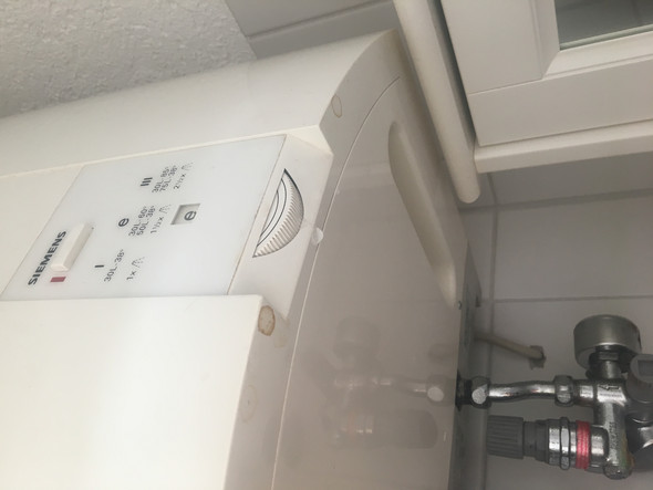 Boiler Tropft An Ungewohnlicher Stelle Haushalt Wasser Badezimmer