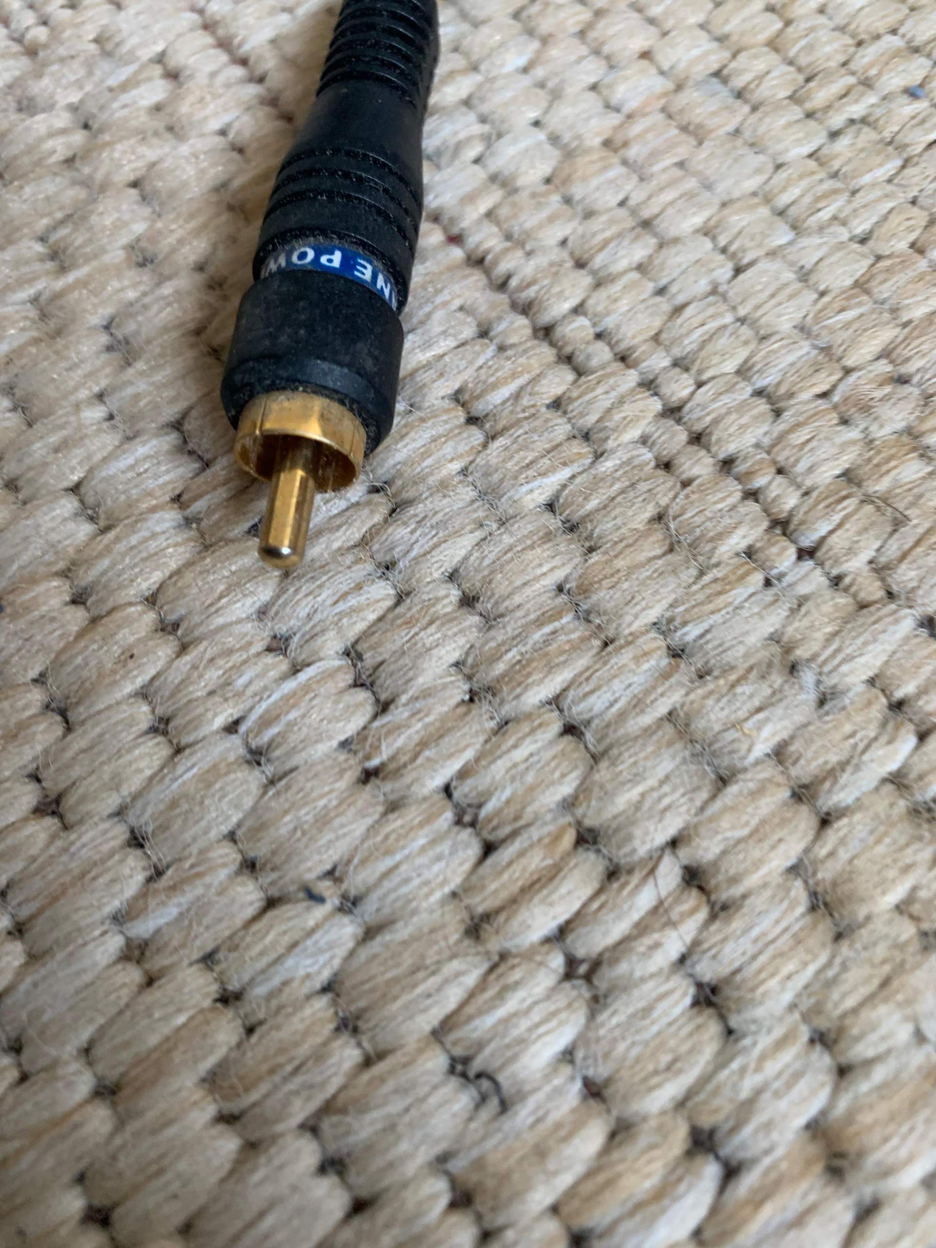Brauche hilfe beim connecten? (Musik, TV, Kabel)