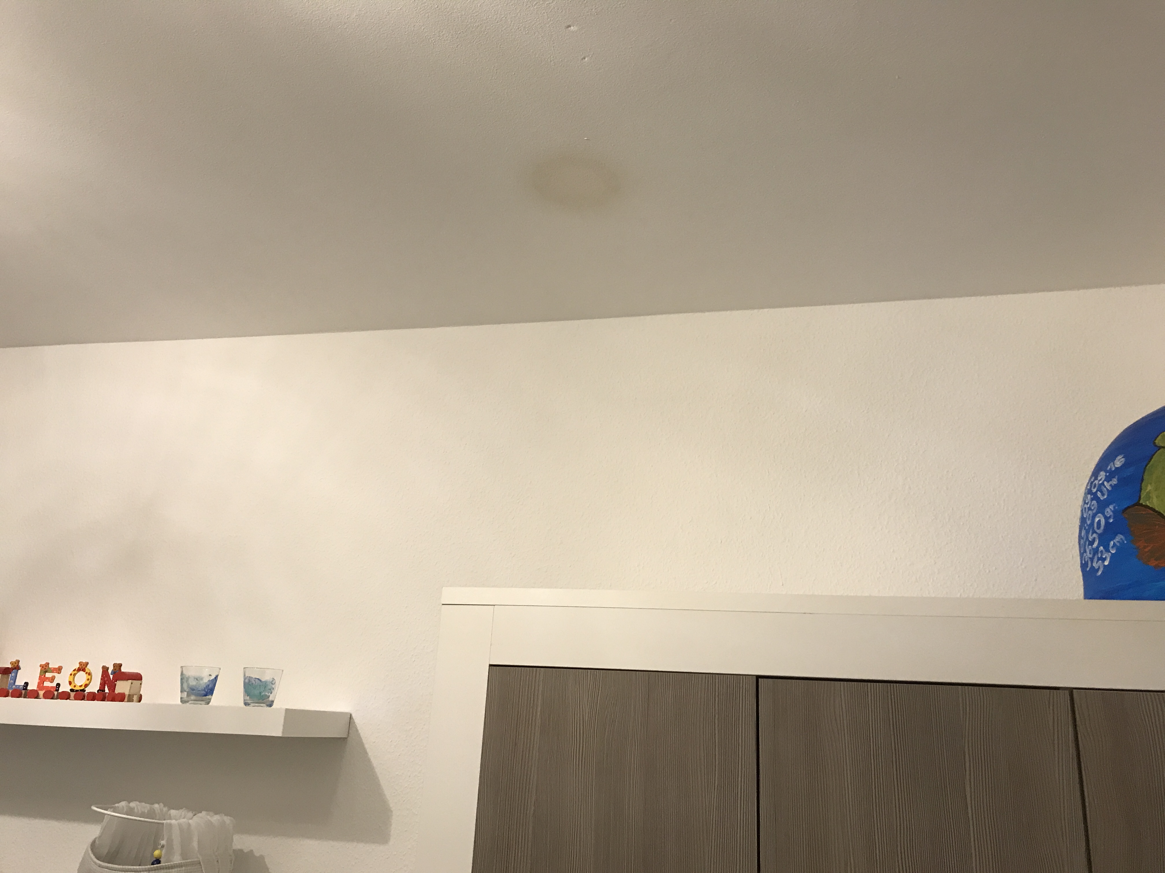 Brauner Fleck An Der Decke Worum Handelt Es Sich Wohnung Handwerker Renovierung