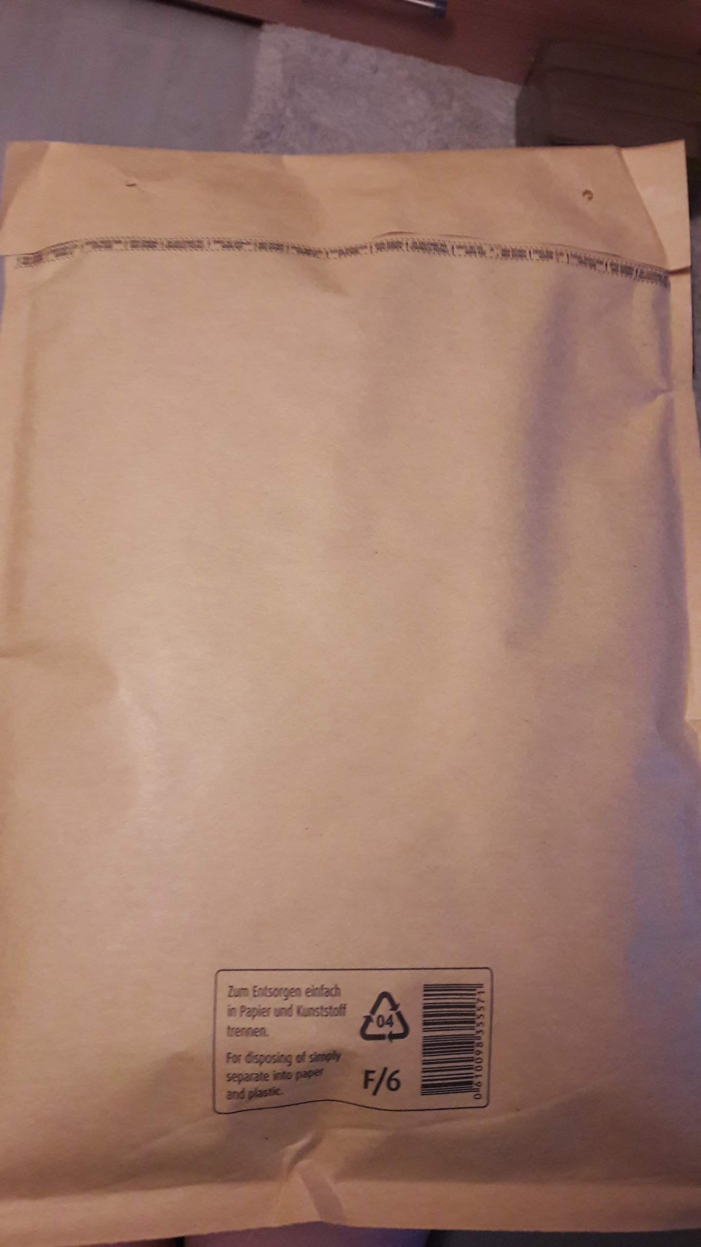 Briefmarke auf Maxibrief? (Post, Versand, DHL)