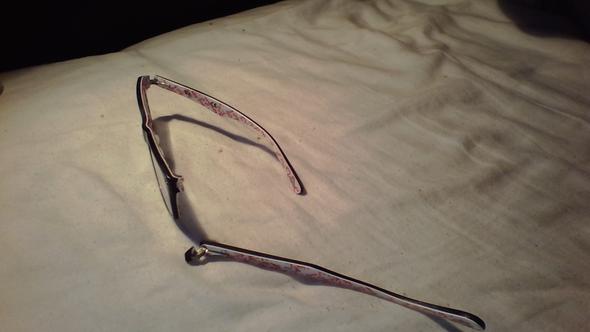 Brille + abgebrochener Bügel - (Brille, teuer, bügeln)