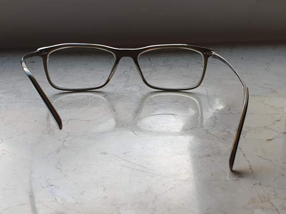 Brillenbügel verbogen und Glas zerkratzt?