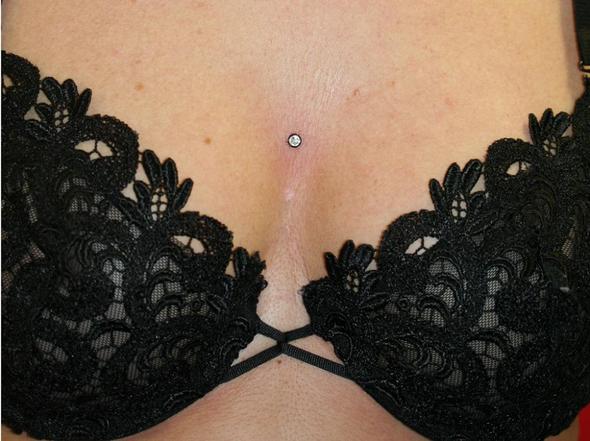 imlantat piercing brust - (Piercing, Brust, Implantat)