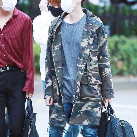 ..... - (Kleidung, Jacke, K-Pop)