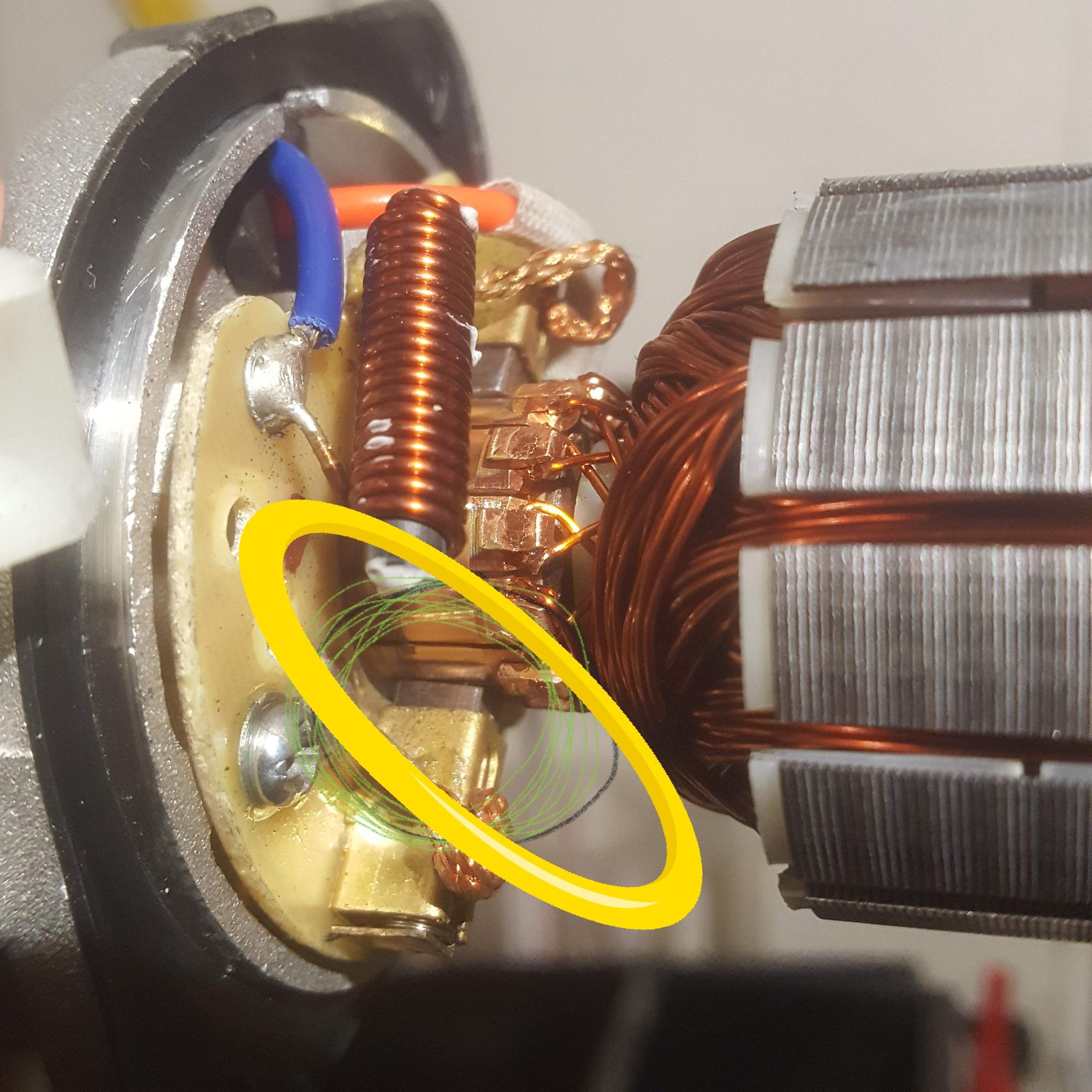 Bürstenmotor wo die Bürsten? (Technik, Elektrotechnik)