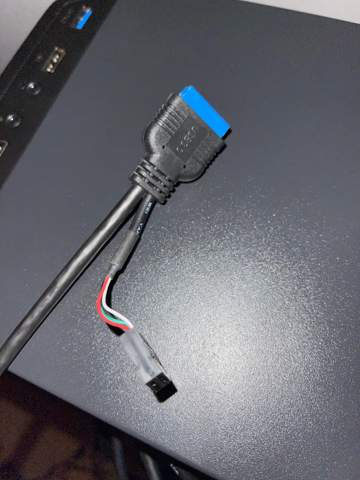 Case Kabel USB-3.0 komisch unterteilt?