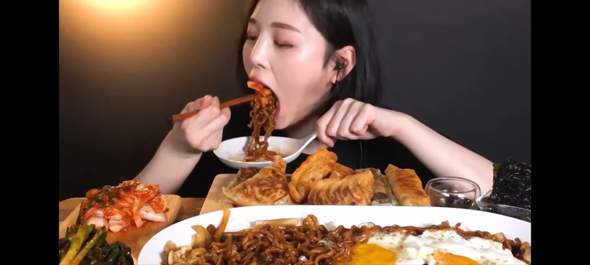 Chinesen/Koreaner Schlingen beim Essen?