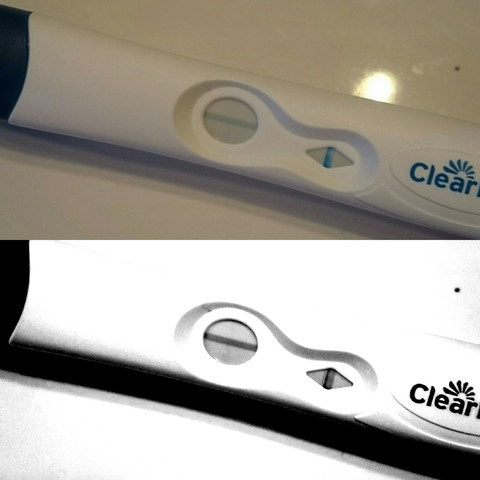 Normale Beleuchtung ( oben ) Kontrast ( unten ) - (Schwangerschaft, clearblue)