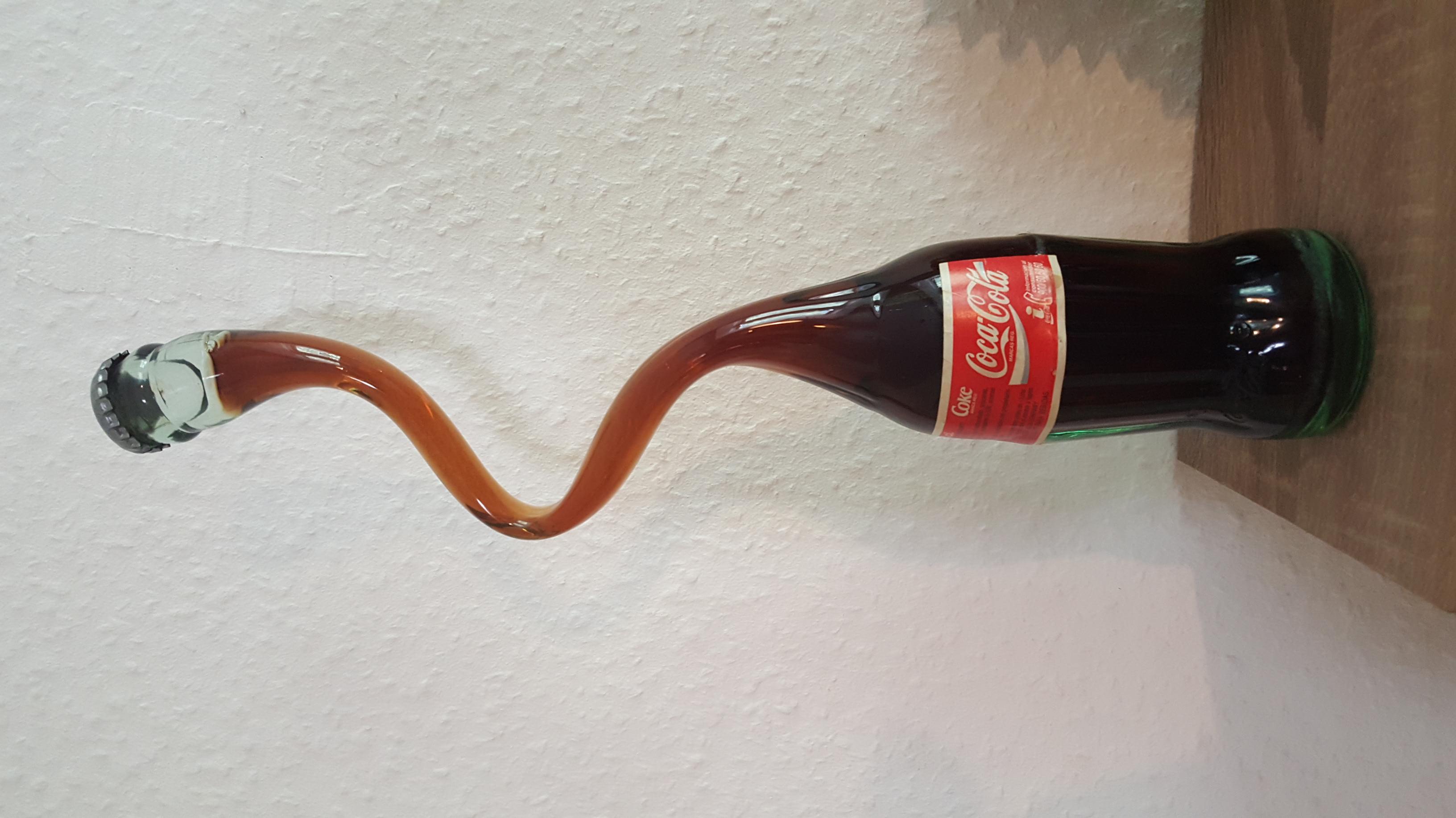 Coca-Cola Flasche mit geschwungenem Hals wertvoll?