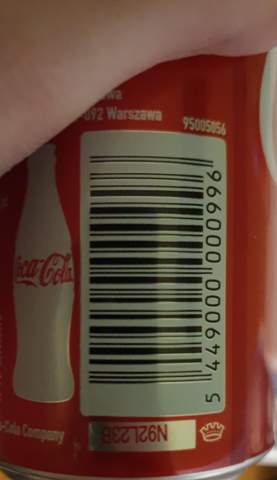Coca-Cola Flaschen und Dosen