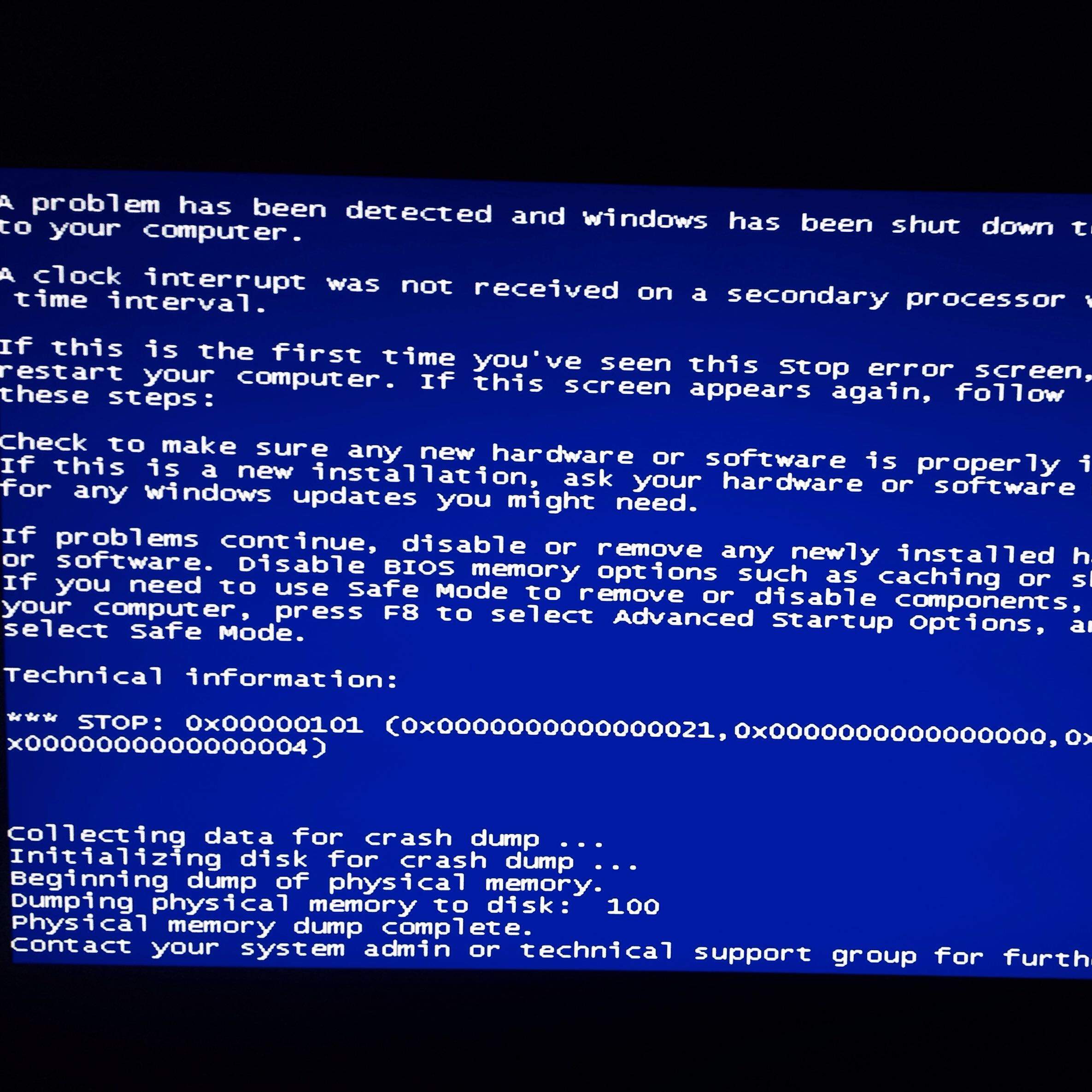 Computer stürzt ab und riecht verbrannt (PC, Geruch)