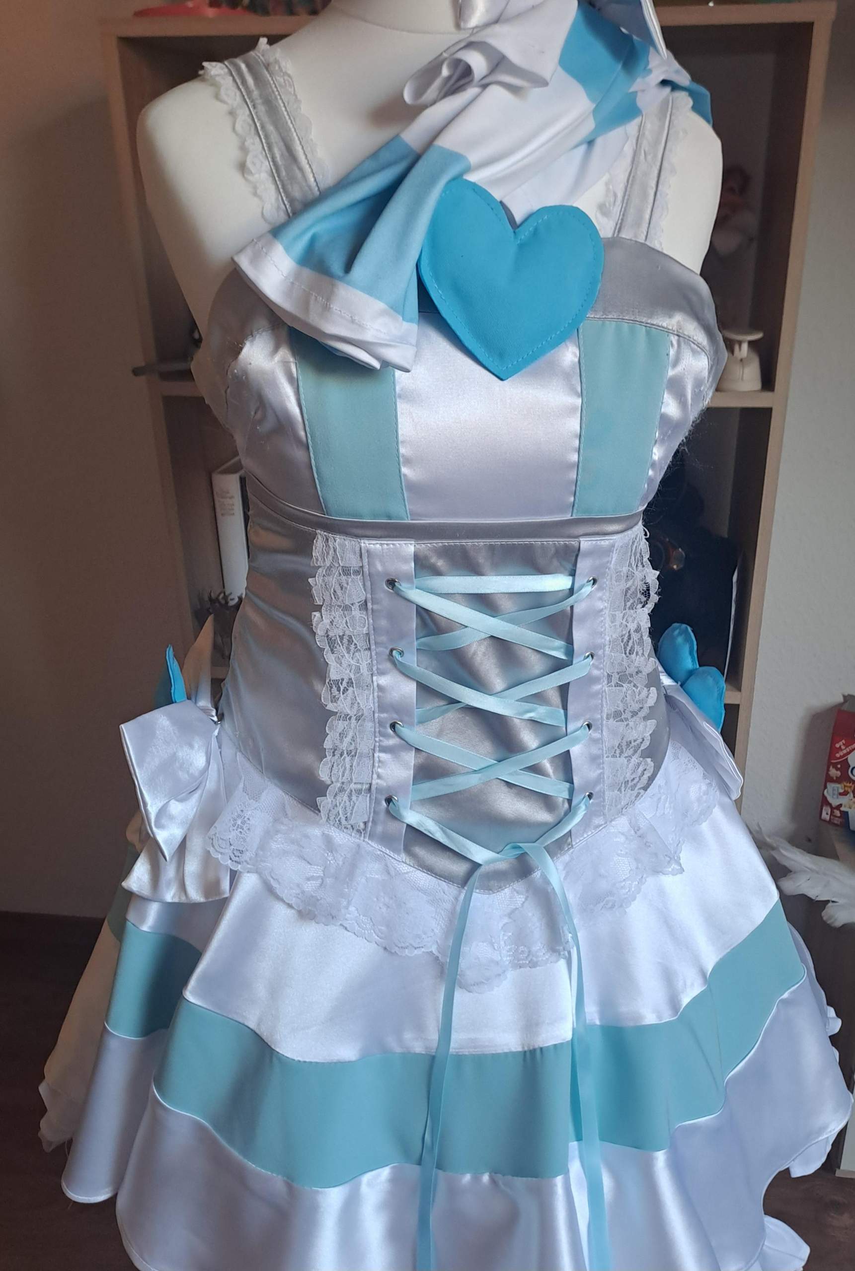 (Cosplay) kleid enger nähen? (Kleidung, Stoff, DIY)