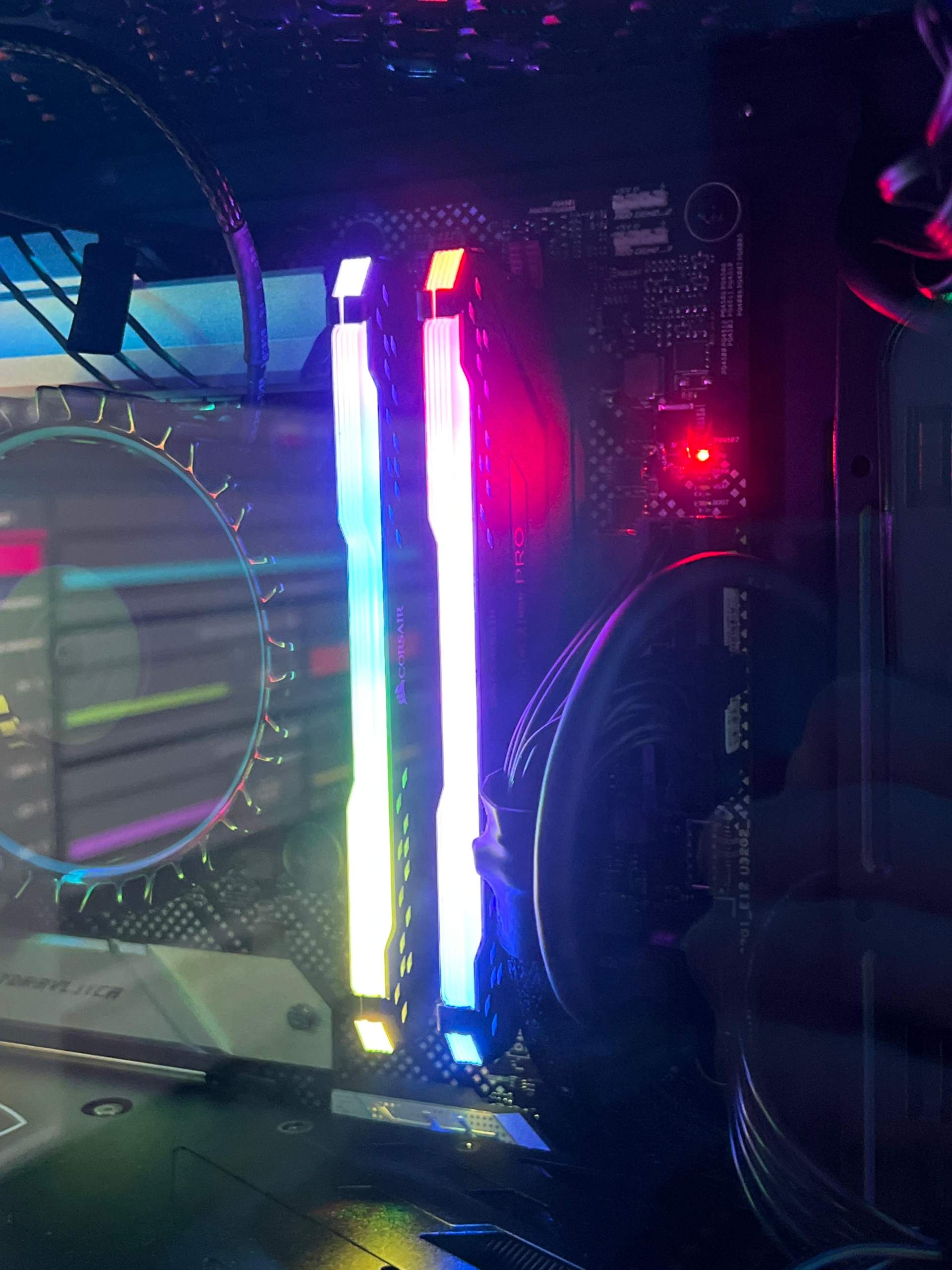 Cpu Led leuchtet? Technik, Spiele und Gaming)