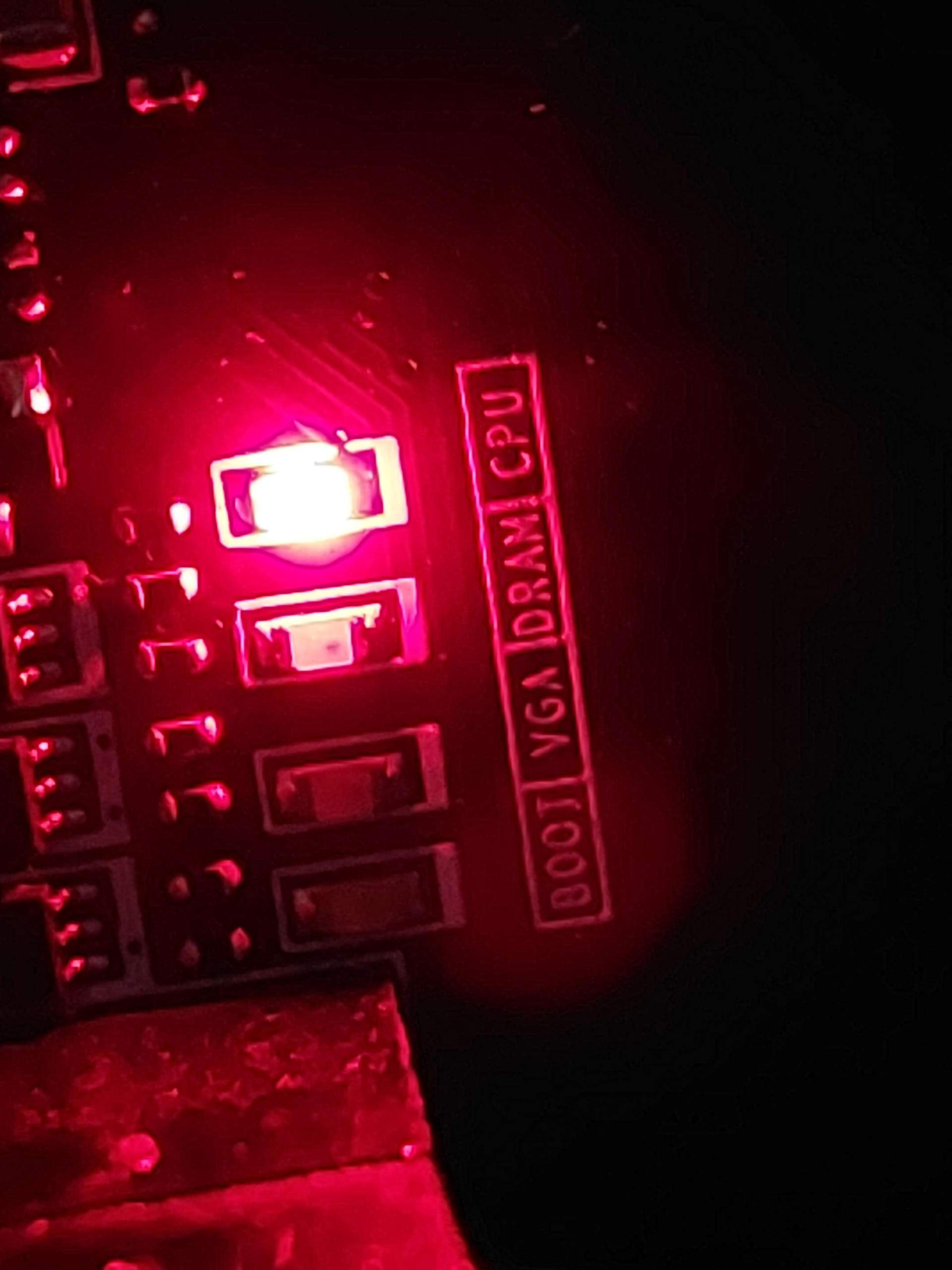 Rot Pc CPU LED leuchtet rot. PC startet nicht? (Computer, Technik, Technologie)