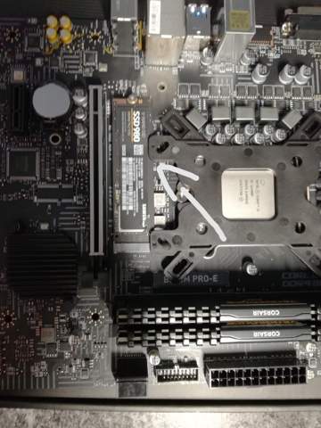 CPU Lüfter berührt m.2 SSD?