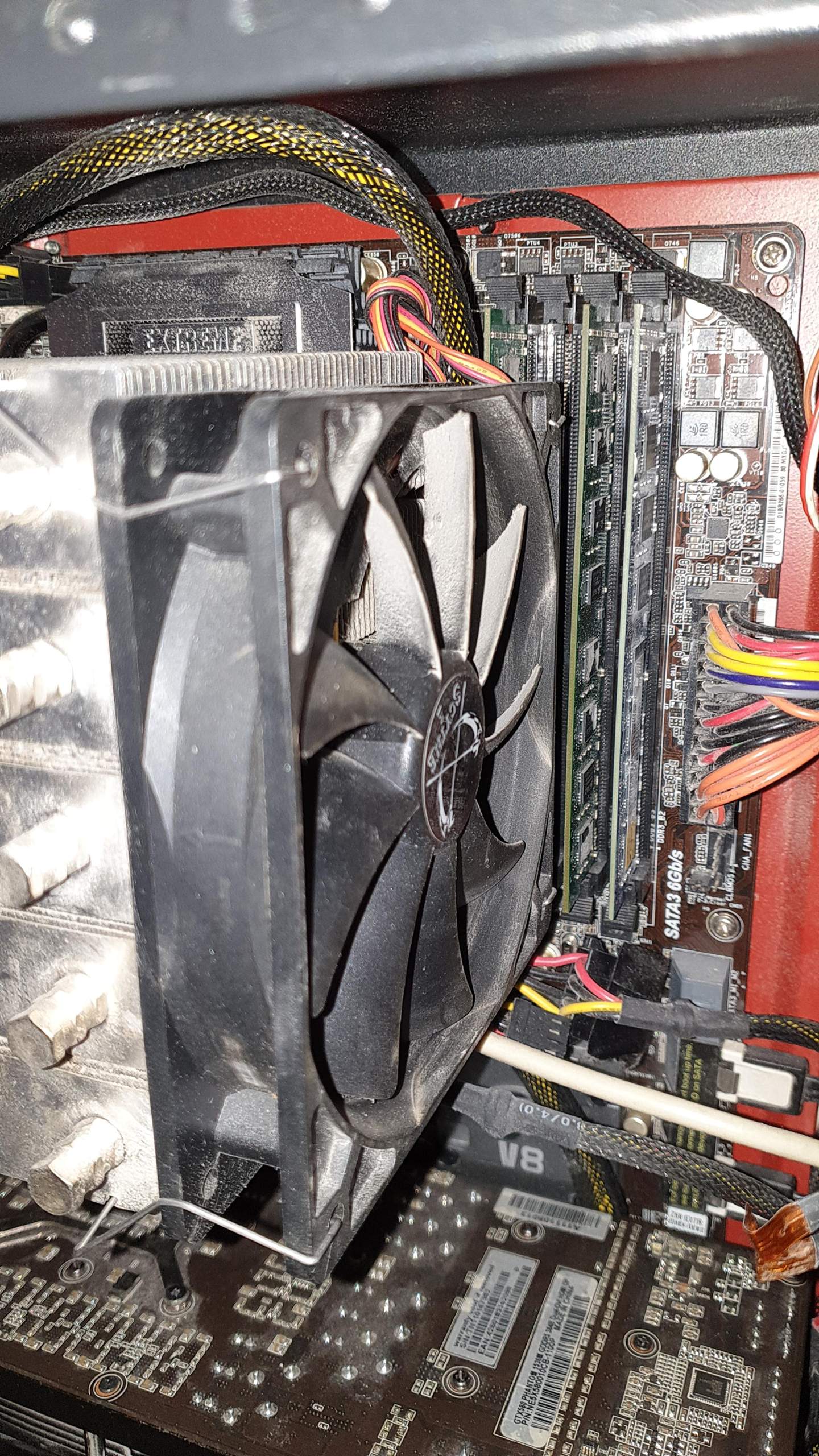 CPULüfter dreht sich nicht aber kühlt dennoch gut? Technik, Spiele und Gaming)