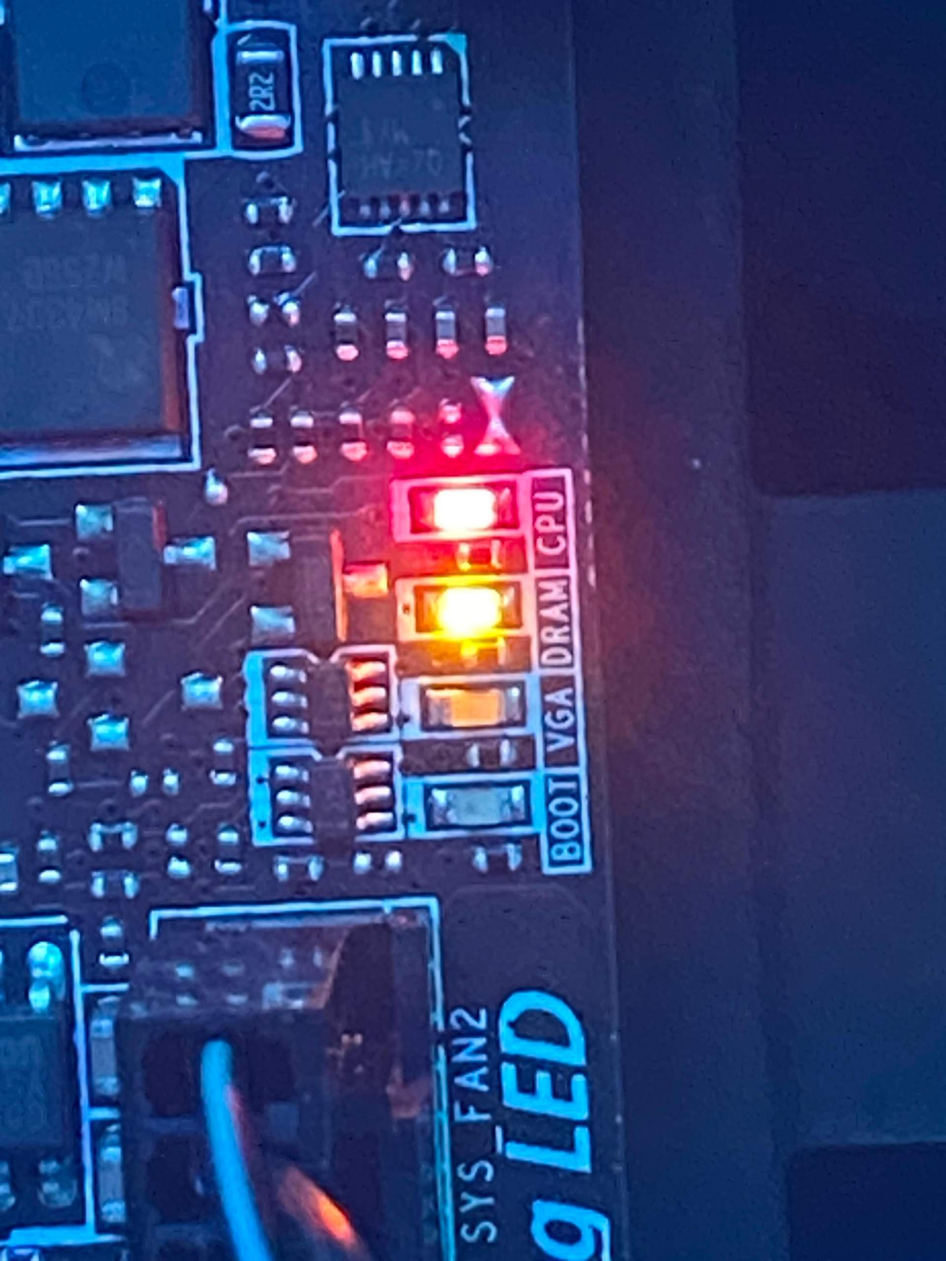 CPU und DRAM debug LED? (Gaming PC, Prozessor, Mainboard)