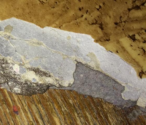 Loch im Teppich - (Asbest, Fussboden, Schadstoffe)