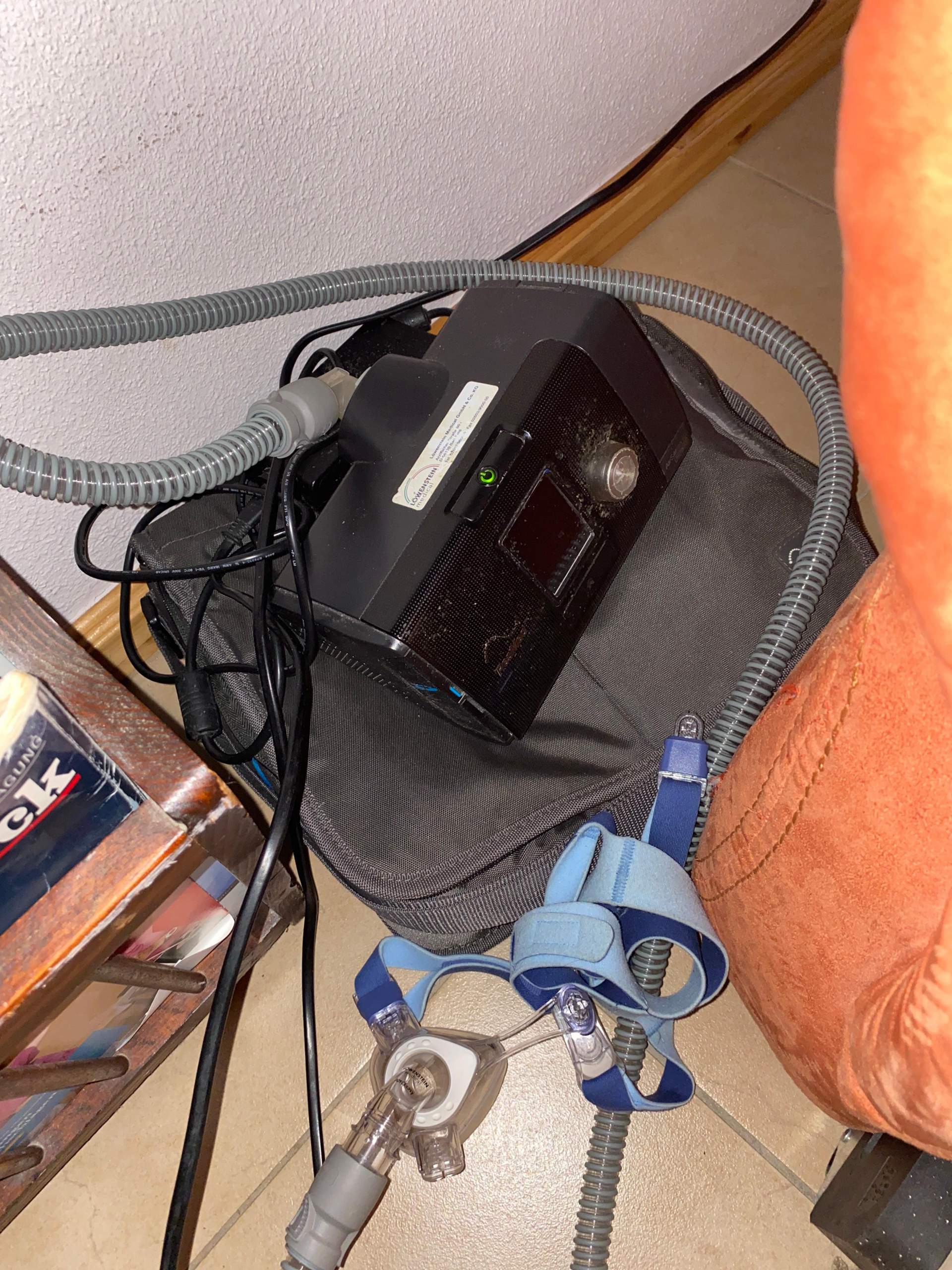 Darf das CPAP-Geräte im Koffer in Aufgabe Gepäck mitgenommen werden