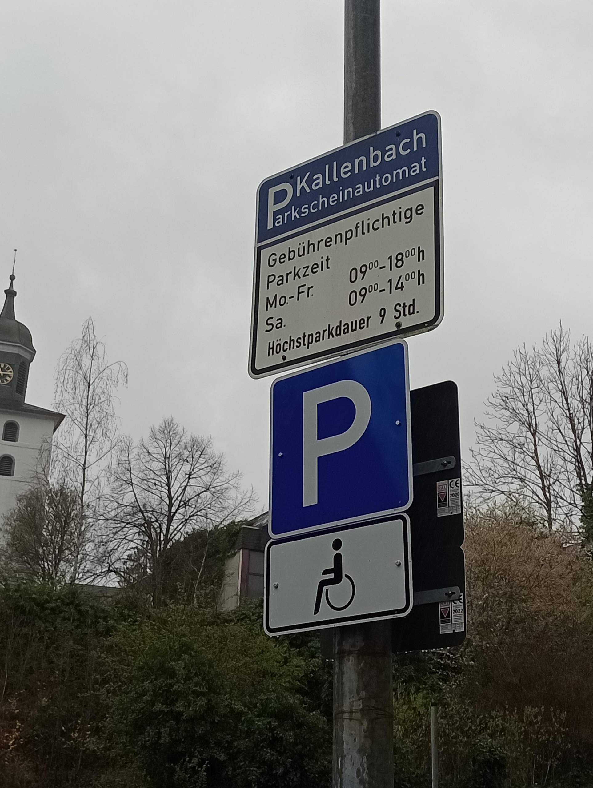 Darf ich an Karfreitag kostenlos parken? (Verkehrsrecht, Feiertag