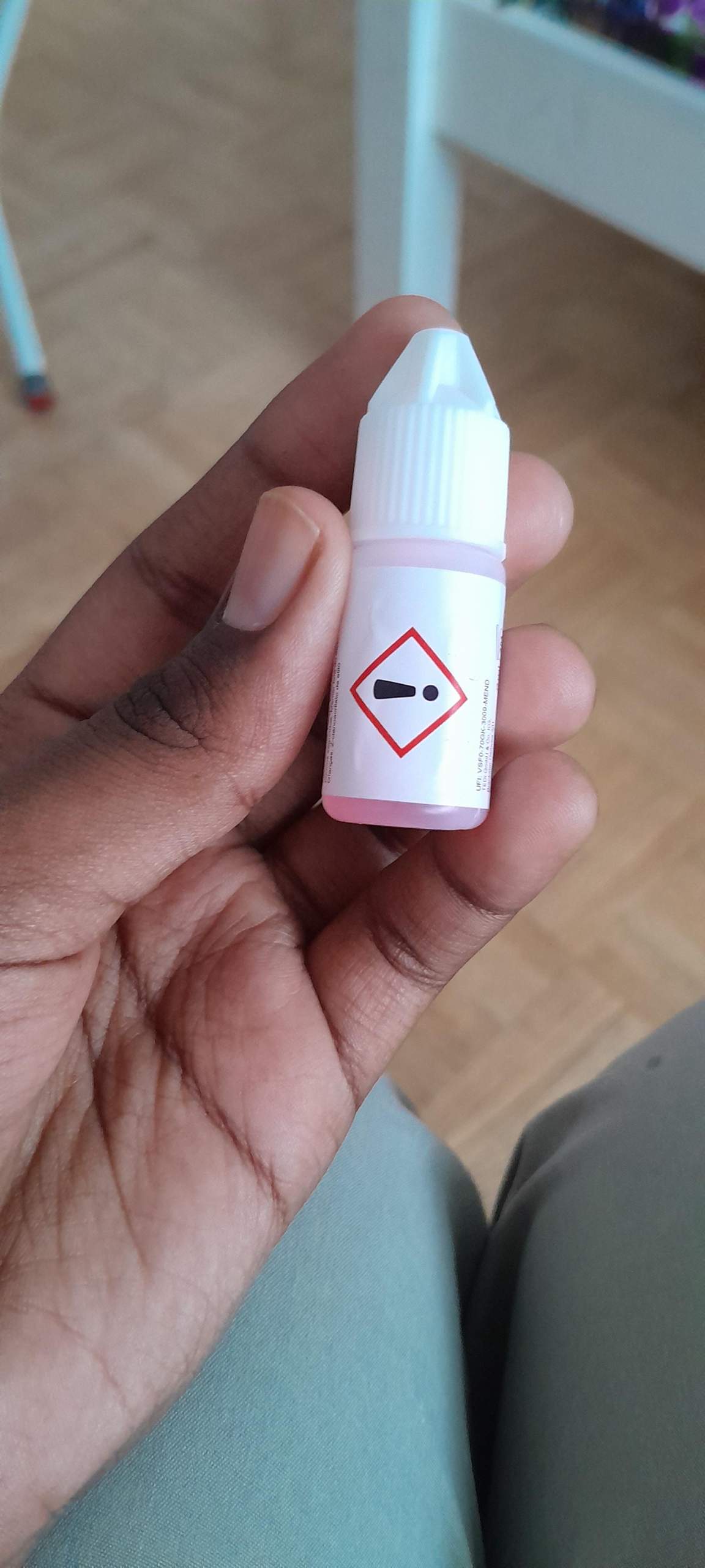 Darf Man Nagelknipser Mit Ins Flugzeug Nehmen Darf ich mein Nägel Kleber mit ins Flugzeug nehmen? (Sicherheit