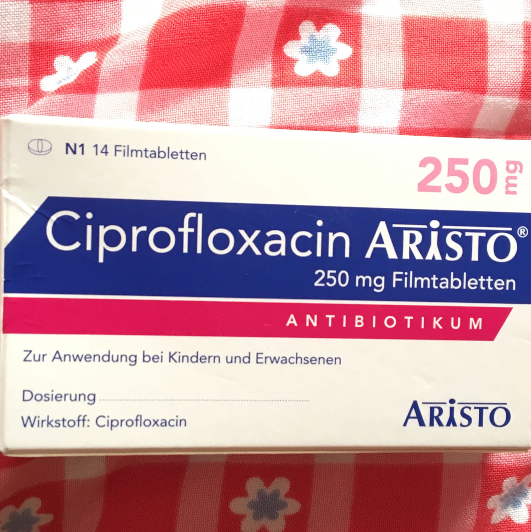 Darf man Antibiotikum ohne Dem Arzt Bescheid zu sagen zu sich nehmen