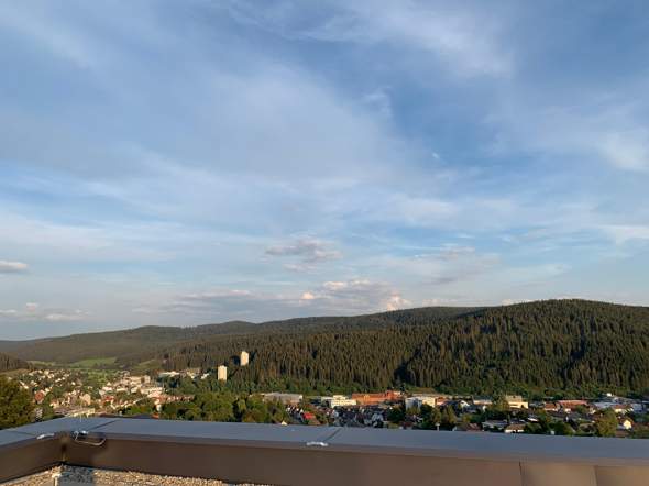 - (Schule, schuldach)