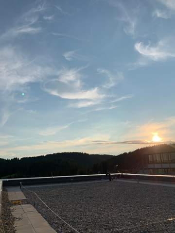 - (Schule, schuldach)