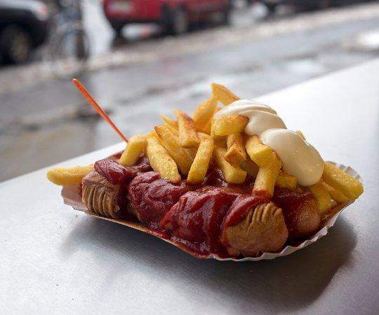 Date in der Pommesbude/Currywurst Bude?