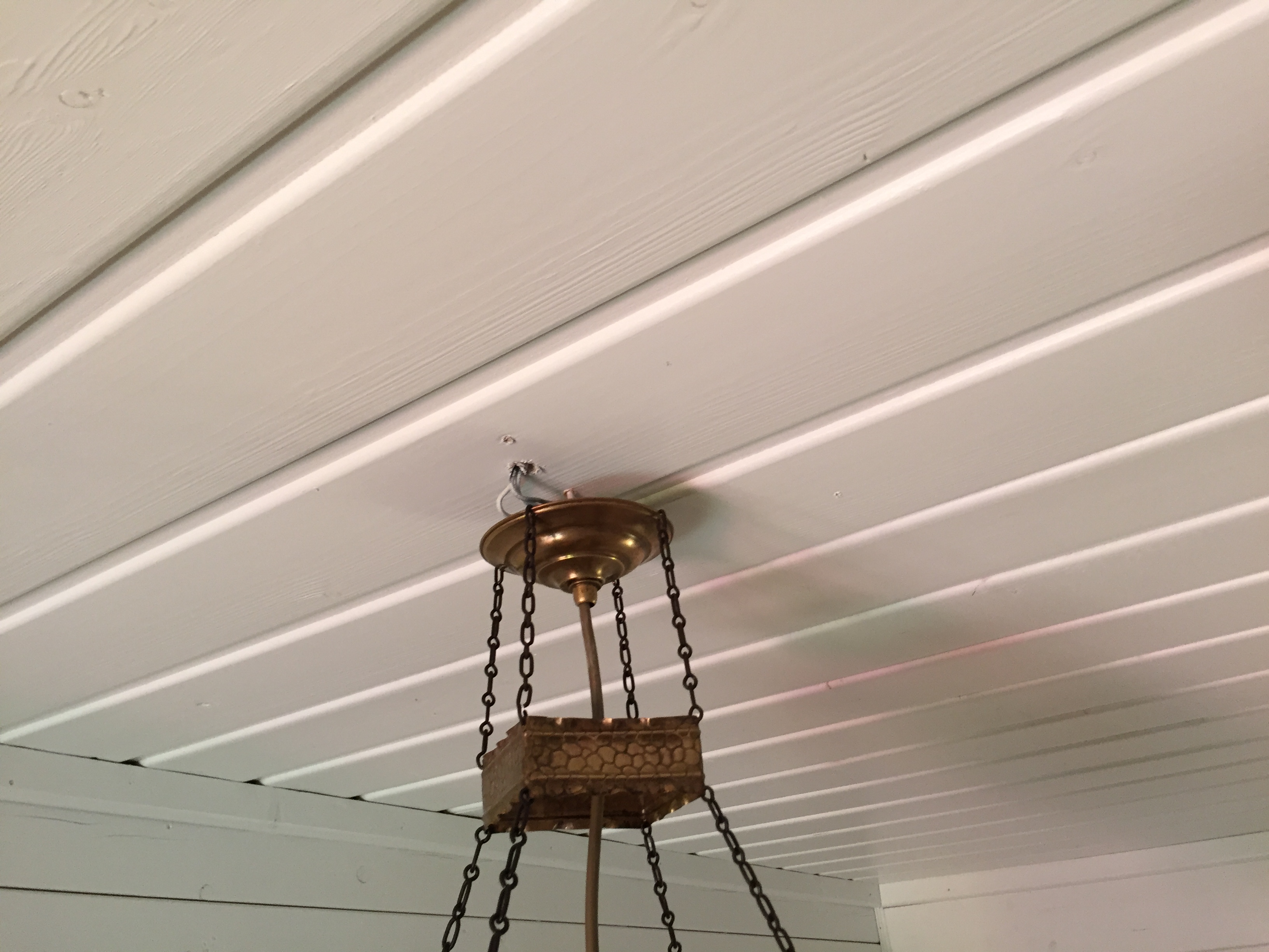 Deckenleuchten aufhängen, aber Lampenbaldachin zu tief, nicht wirklich