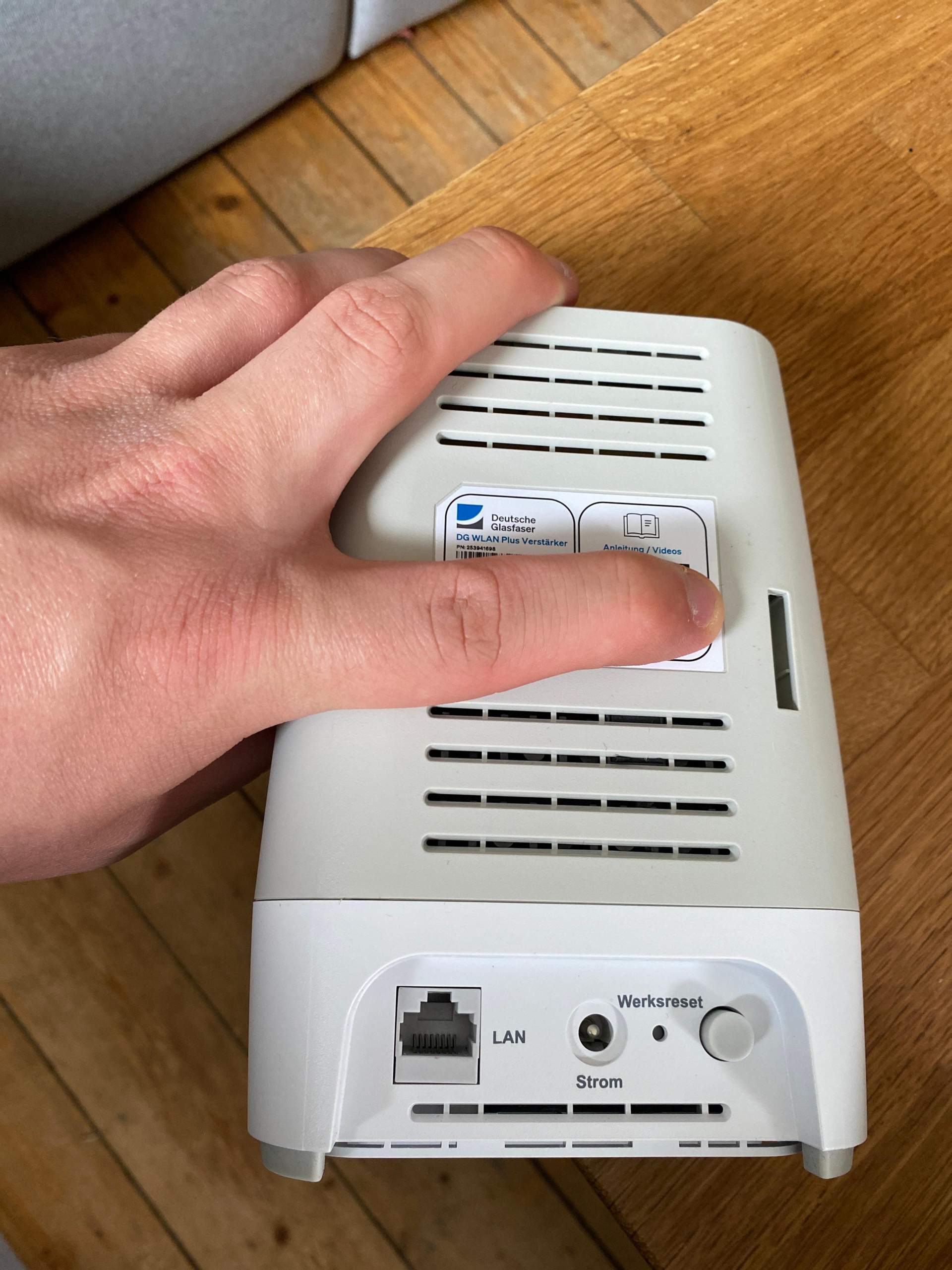 Deutsche Glasfaser Verstärker verbindet sich nicht? (Internet, WLAN ...