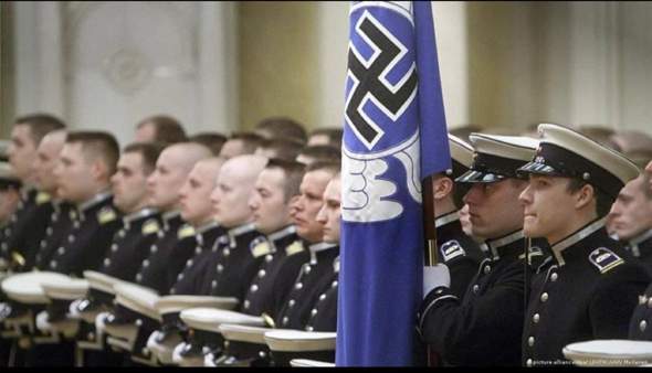Die finnische Luftwaffe hat noch bis Juni 2020 auf ihrer offizielle Flagge das Hakenkreuz geführt (Swastika) geführt. Welche Geschichte steckt dahinter?