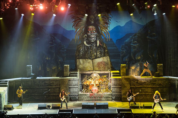 Bühnenbild Ironmaiden - (Freizeit, Maya)