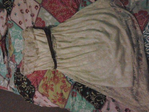 - (Kleidung, Kleid, Oper)