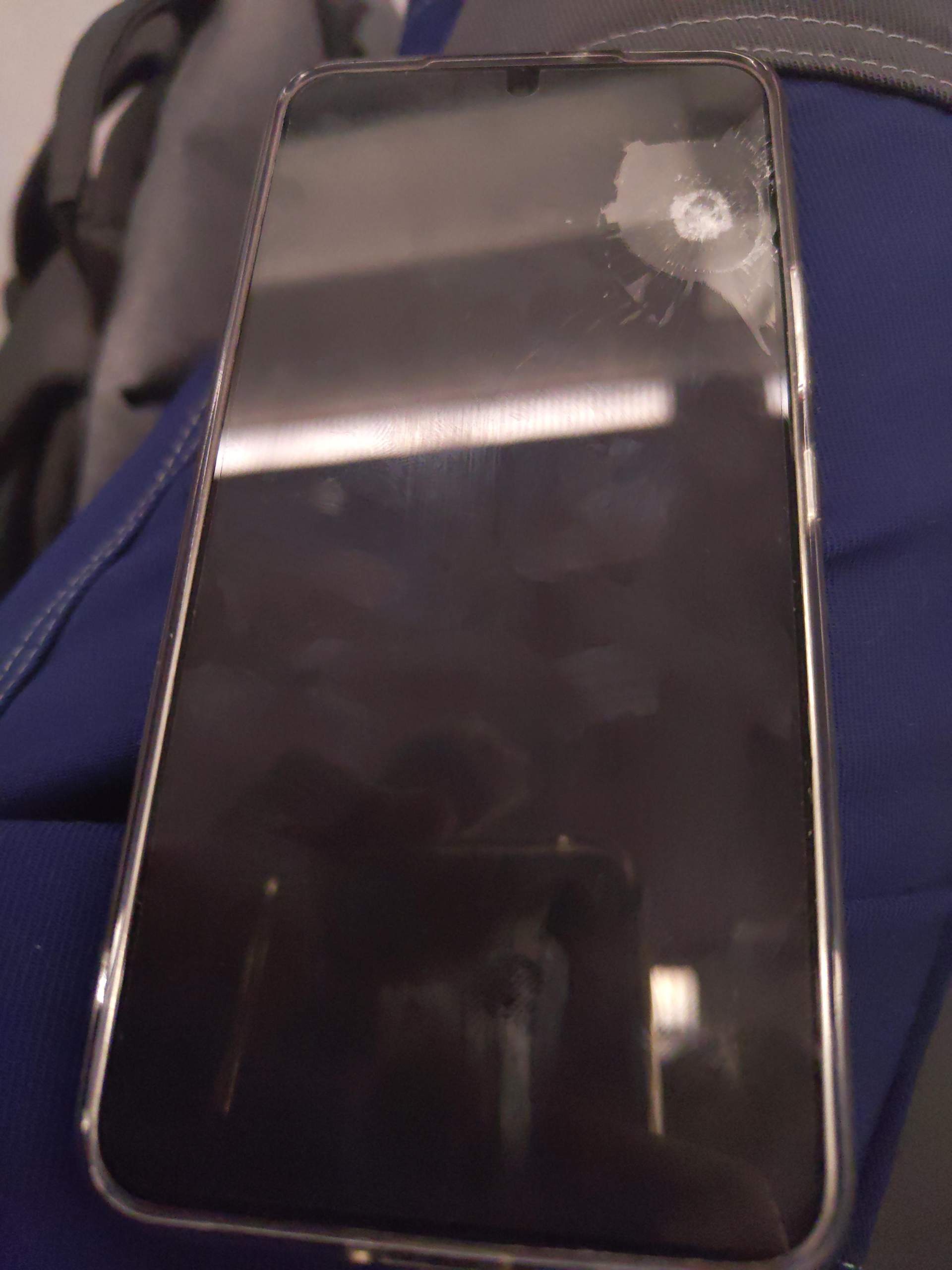 Iphone Display Wird In Der Sonne Dunkel Display kaputt jetzt Handy ganz heiß?