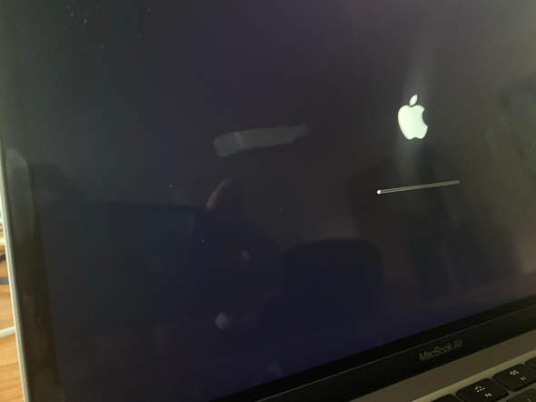 Displayflecken Bei Macbook Air Computer Technik Apple