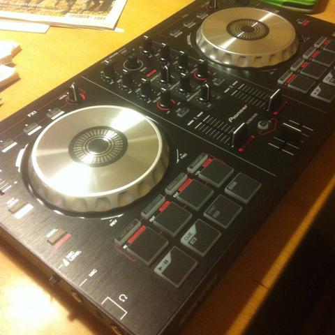 Ich habe noch keine guten Boxen für den Mischpult :) - (Boxen, DJ, Pioneer)