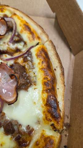 Dominos Käserand oder Käse am Rand? (Pizza, Lieferdienst)