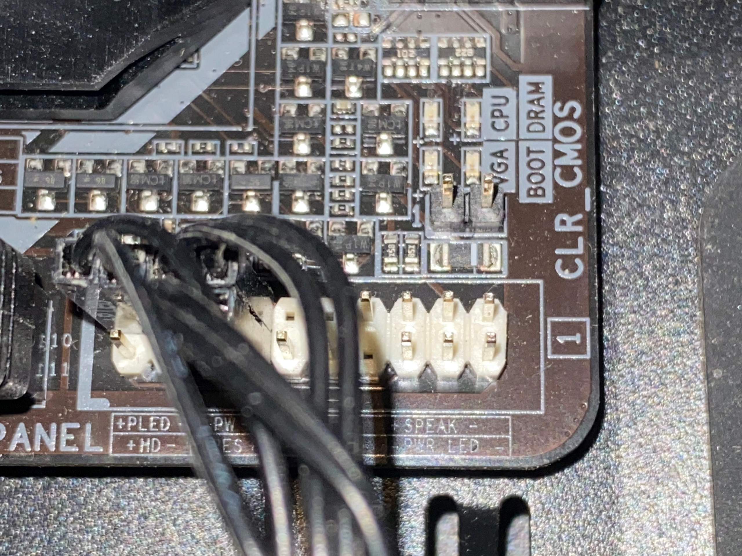 Dram leuchtet plötzlich rot nach Neustart? (RAM, LED, Arbeitsspeicher)
