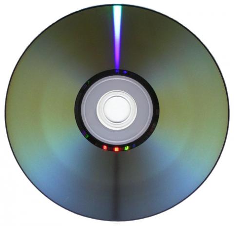 Dreht sich die Disc (CD, DVD, etc.) immer, während sie im Laufwerk