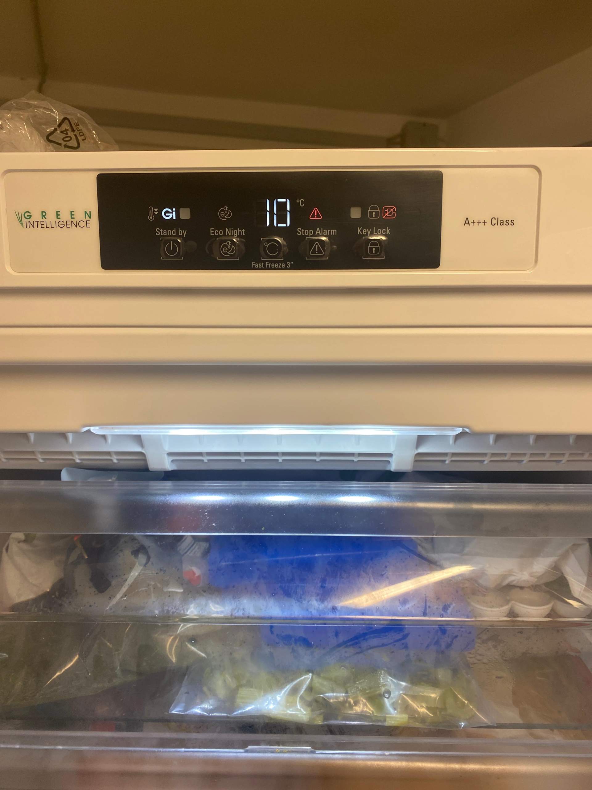 DRINGEND HILFE! Gefrierschrank funktioniert nicht mehr? Technik, Technologie)