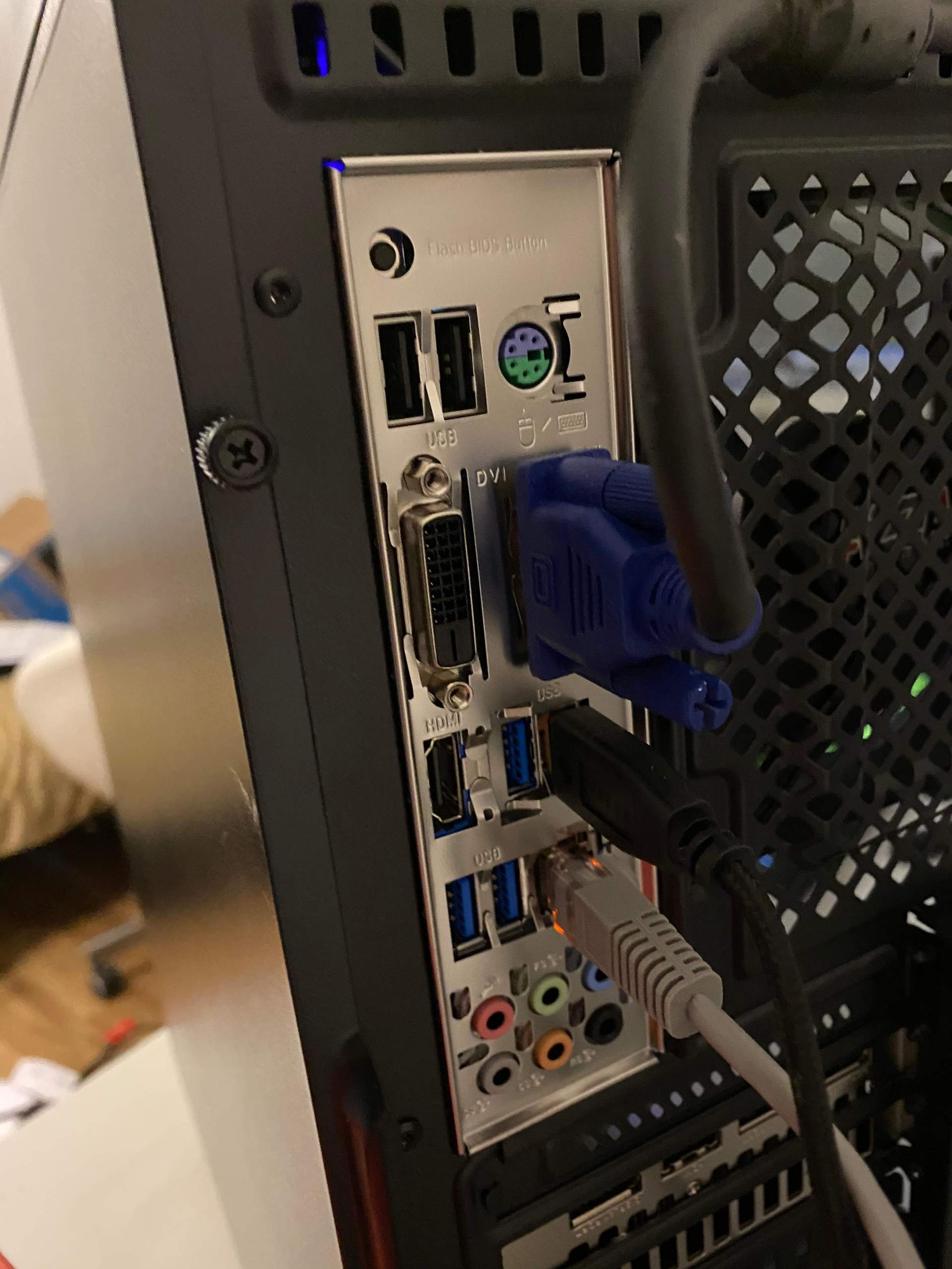 !dringend! Monitor verbindet sich nicht mit dem pc? (Computer, Technik