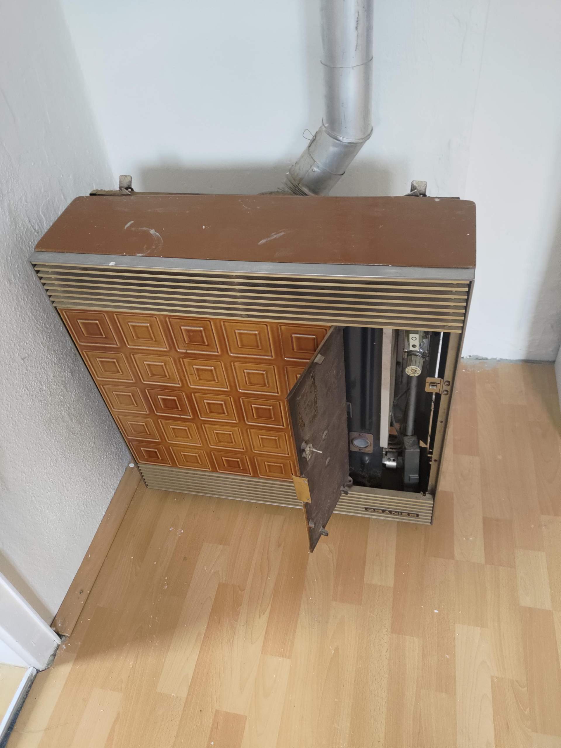 Dürfen solche Gas Öfen noch genutzt werden? (Ofenheizung)