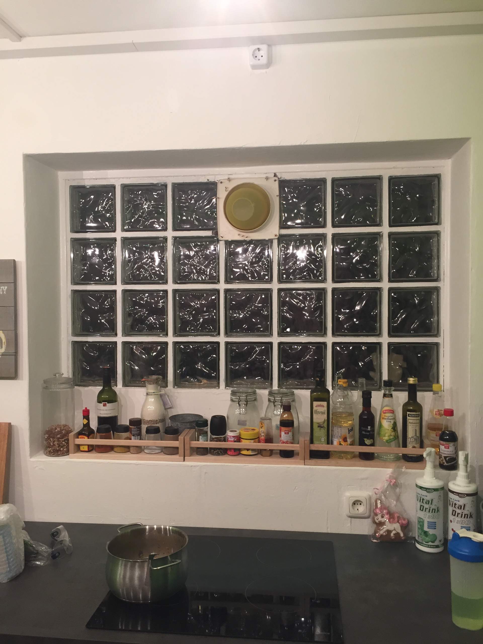 Dunstabzugshaube ohne Wandmontage? (Technik, Technologie, Küche)