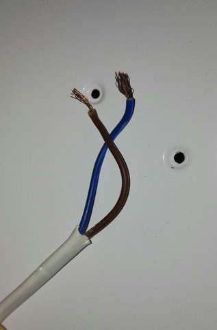 Diese hat jedoch nur 2 Kabel zum anschließen - (Elektronik, Strom, Elektrik)
