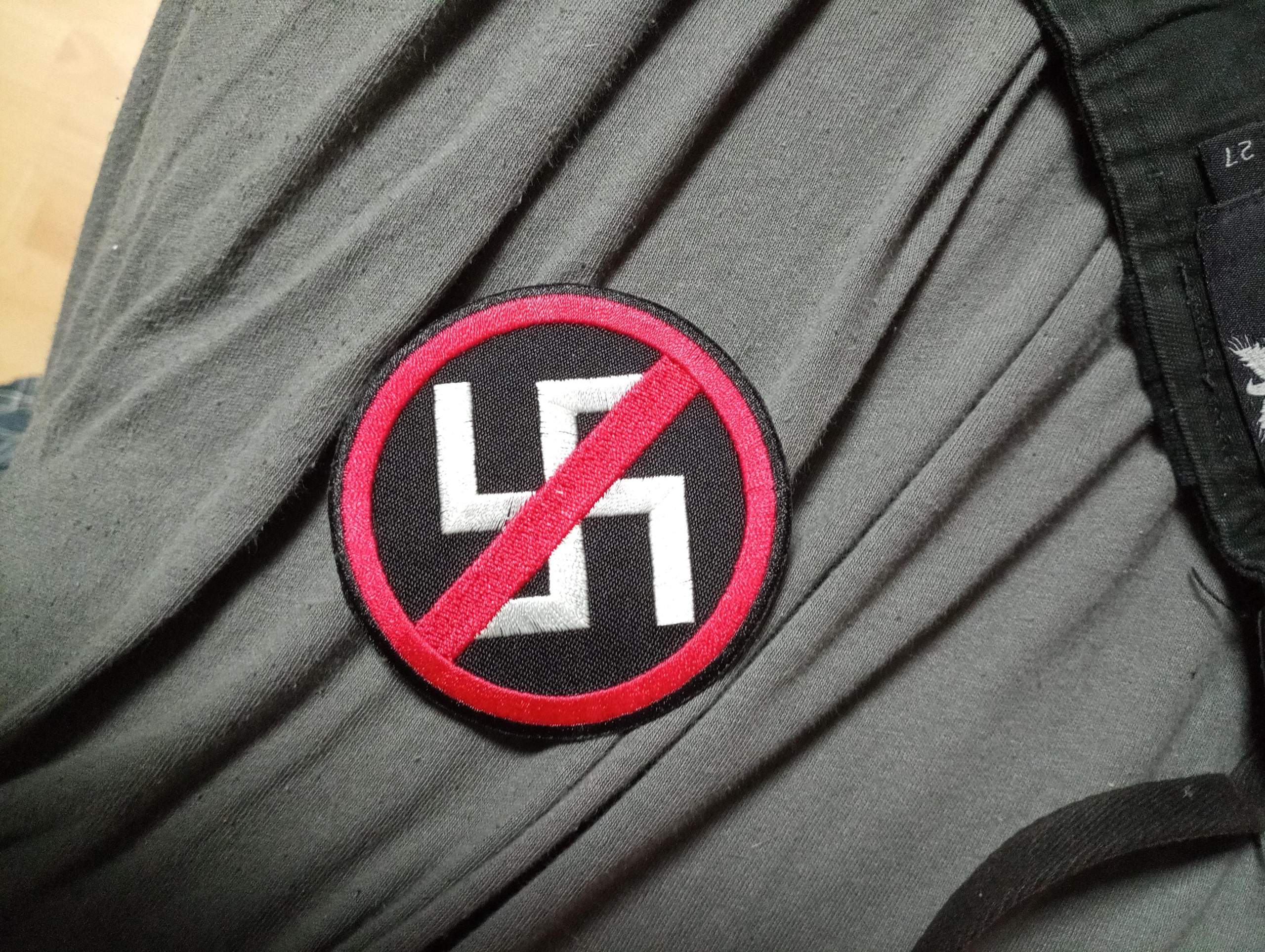 Durchgestrichenes Hakenkreuz F r Kutte Musik Kleidung Metal durchgestrichenes-hakenkreuz-f-r-kutte-musik-kleidung-metal