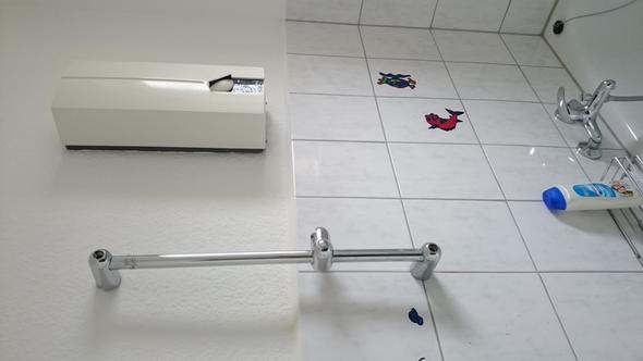 Durchlauferhitzer Uber Badewanne Und Neben Dusche