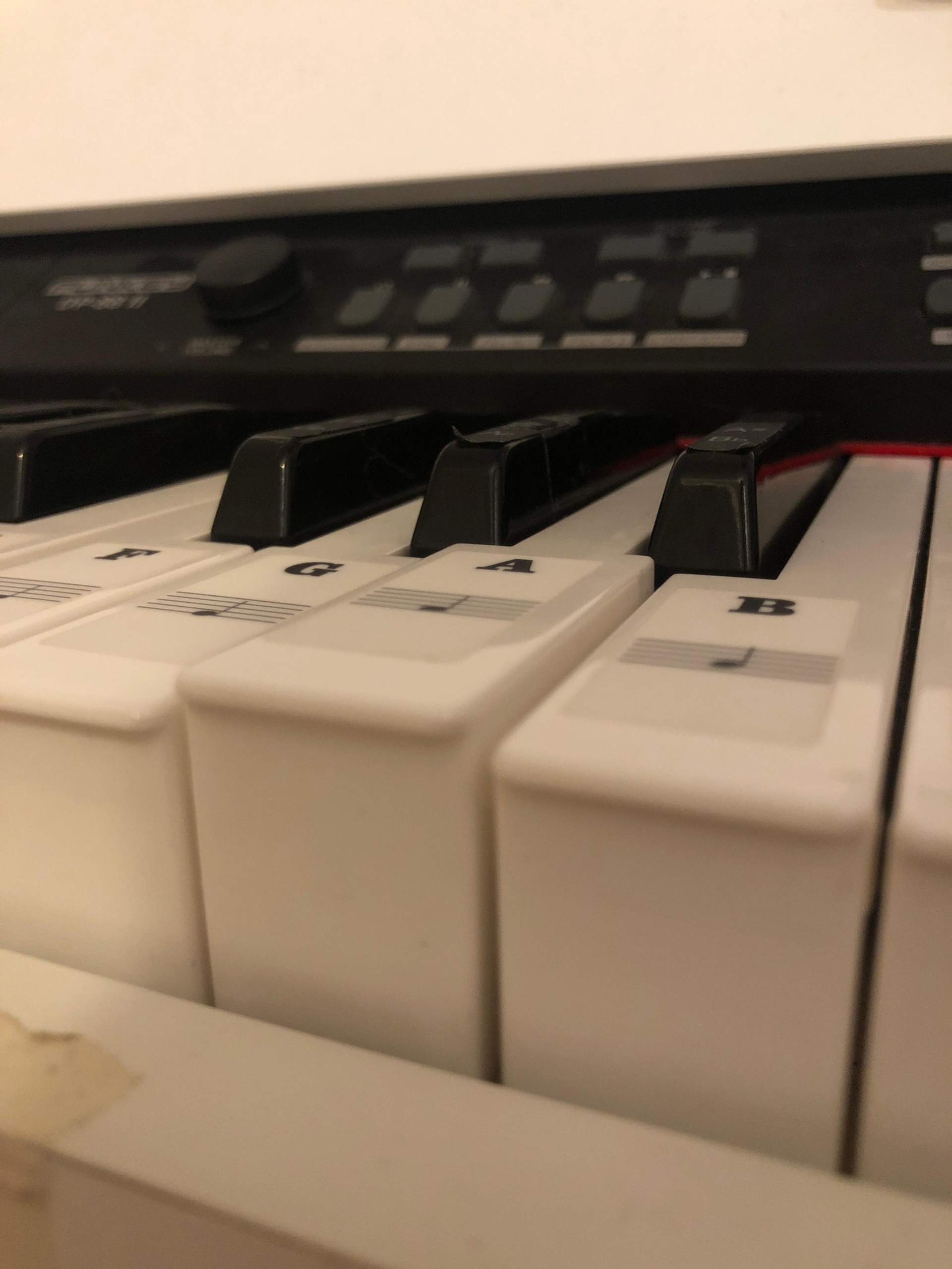 E-Piano komisches Geräusch? (Tasten)